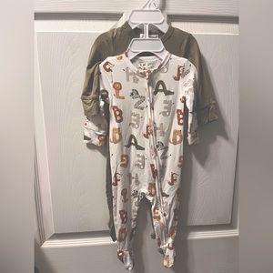 Emily & Oliver Two piece sleeper set